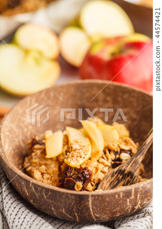 Autumn vegan apple oat crumble pie Autumn vegan apple oat crumble pie 44574421