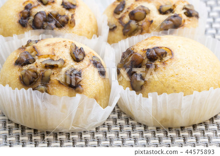 Walnut steamed bread 44575893