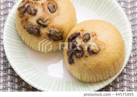 Walnut steamed bread Walnut steamed bread 44575895