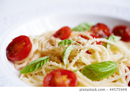 pasta with bacil and tomatoes 44575949