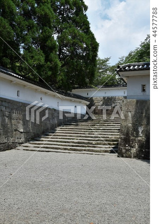 卡菲城堡初夏 44577788