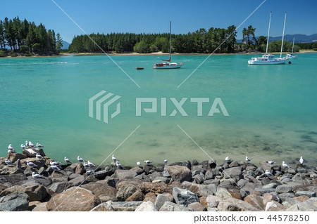 Rabbit Island, the other side of the river from Ma Rabbit Island, the other side of the river from Ma 44578250