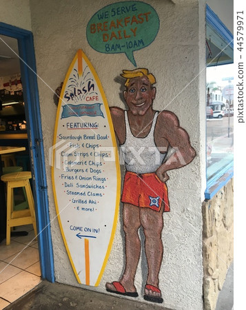 Surfing the sea Surfing the sea 44579971