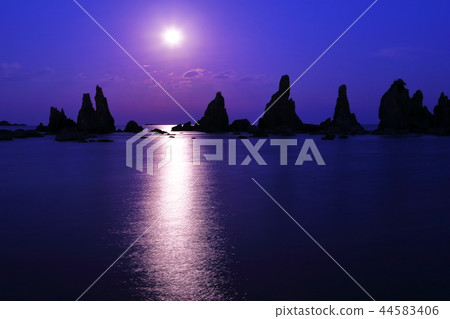 Hashima Rock 44583406
