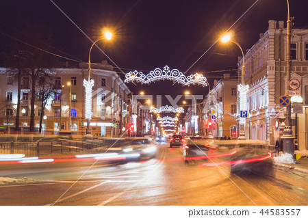 Beautiful night city with traffic on the road 44583557