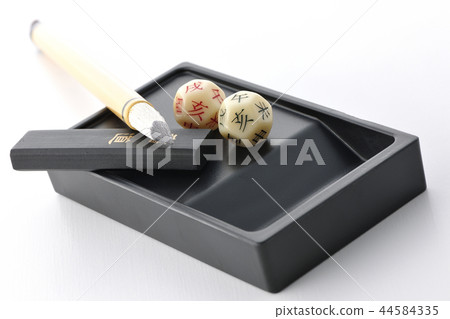 Japanese calligraphy and zodiac dice Japanese calligraphy and zodiac dice 44584335