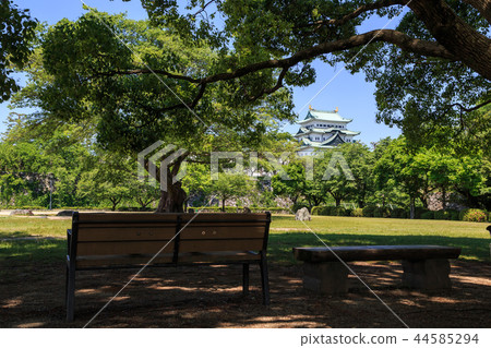 Nagoya Castle wrapped in fresh green Nagoya Castle wrapped in fresh green 44585294