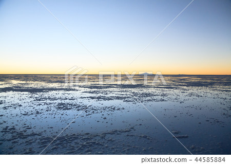 Salar de Uyuni, Bolivia 44585884