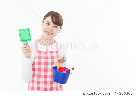 Young female nursery teacher 44590363