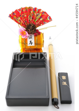 New Year decorations and calligraphy tools 44594714