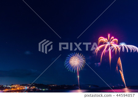 [Kanagawa] Yugawara Onsen Maritime Fireworks Festival 44594857