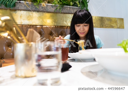 女優的高級宴會餐第一名。正宗的開放吃義大利面。二手的Toshiko Kazuko。橋上湯茶日本水。當地法律。 女優的高級宴會餐第一名。正宗的開放吃義大利面。二手的Toshiko Kazuko。橋上湯茶日本水。當地法律。 44596647