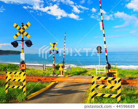 平交道口在海邊 平交道口在海邊 44596689