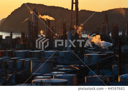 Factory sunset and sea Chimneys illuminated by the setting sun Tonen Hainan City Wakayama Prefecture 44597681