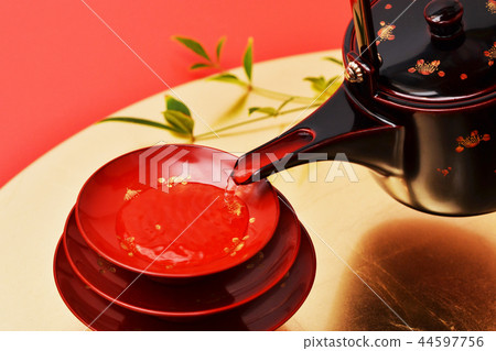 用Wajima塗筷子慶祝清酒 44597756