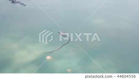 A private compay 's sand extractionship. 44604556