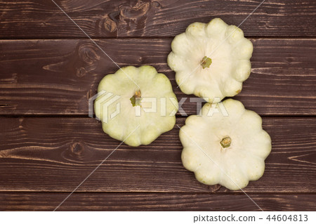 summer white pattypan squash 44604813