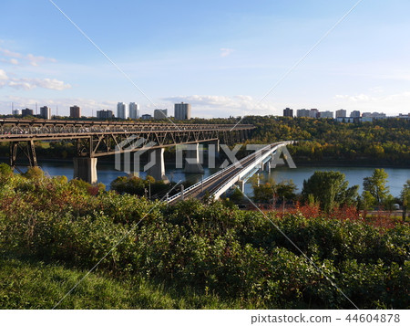 加拿大埃德蒙頓的北薩斯喀徹溫河 44604878