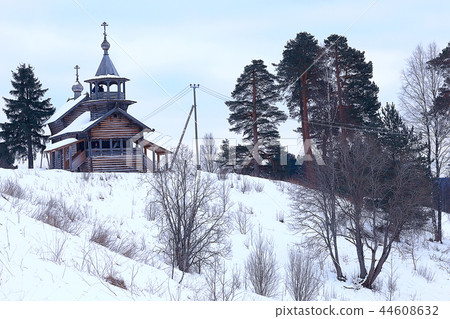 wooden houses in the Russian countryside / wooden architecture, Russian provincial landscape, winter view village in Russia 44608632