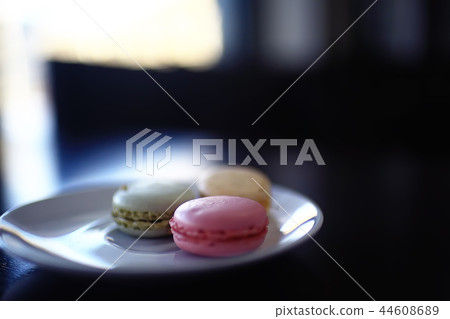 macaroon cake / sweets, dessert with with macaroon cake background 44608689