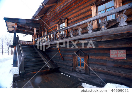 wooden houses in the Russian countryside / wooden architecture, Russian provincial landscape, winter view village in Russia 44609031