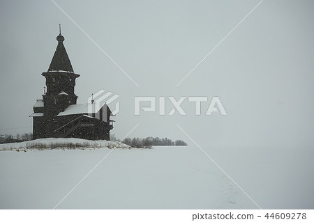 wooden houses in the Russian countryside / wooden architecture, Russian provincial landscape, winter view village in Russia 44609278