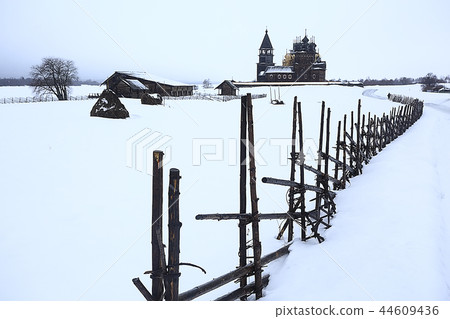 wooden houses in the Russian countryside / wooden architecture, Russian provincial landscape, winter view village in Russia 44609436