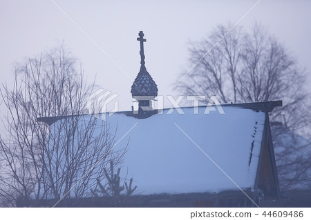 wooden houses in the Russian countryside / wooden architecture, Russian provincial landscape, winter view village in Russia 44609486