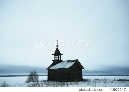 landscape in russian kizhi church winter view / winter season snowfall in landscape with church architecture landscape in russian kizhi church winter view / winter season snowfall in landscape with church architecture 44609647
