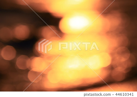 Texture of the waves at sunset 44610341