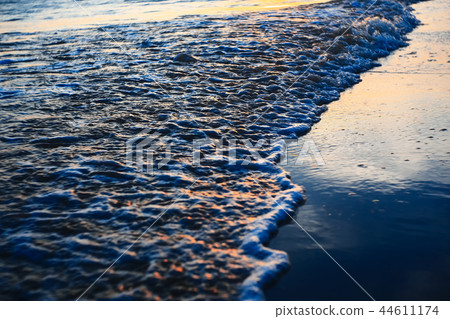 Waves on the beach in the tropics Waves on the beach in the tropics 44611174