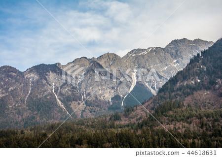 Sand mountains against the sky Sand mountains against the sky 44618631
