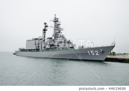 The escort ship "Yamagiri" 44619686