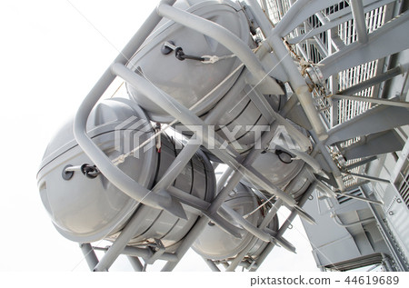 The escort ship "Inflatable Lifebuoy" 44619689