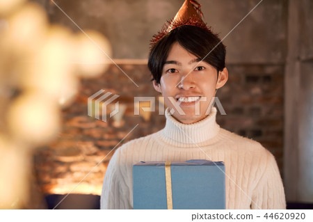 Men spending Christmas Men spending Christmas 44620920