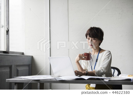 商務電腦女人杯 44622380