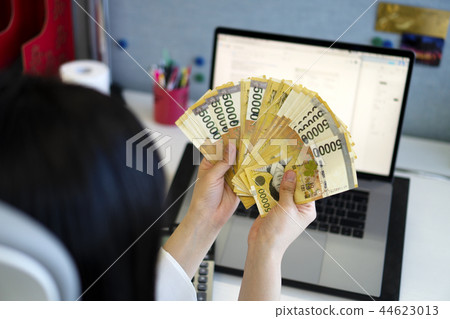 50,000 won at work 50,000 won at work 44623013
