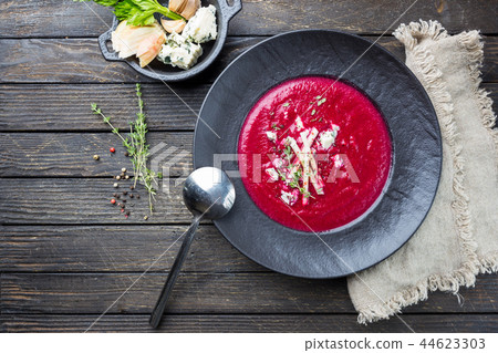 Cold Beetroot creamy soup 44623303
