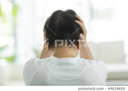 Middle-aged man headache Middle-aged man headache 44624689