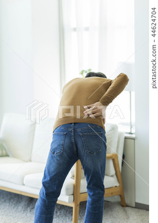 Middle-aged man backache Middle-aged man backache 44624704