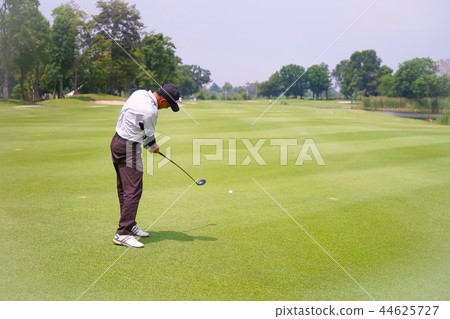 Golf is a sports that requires a lof ofeffort Golf is a sports that requires a lof ofeffort 44625727