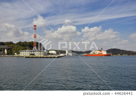 Autumn Yokosuka Port [icebreaker Shirase] From Verny Park 44626441