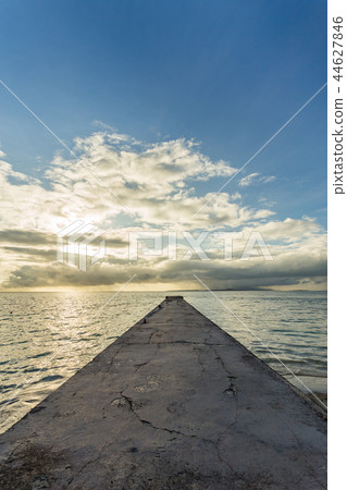 Okinawa-Taketomi island pier-evening 44627846