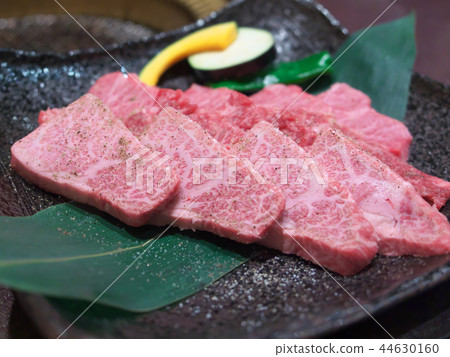 Upper rose A5 grilled meat 44630160