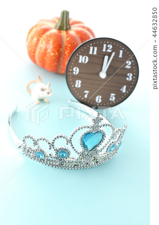 Cinderella Cinderella 44632850