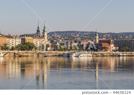 Danube embankmentChurch of St Anne Danube embankmentChurch of St Anne 44636124