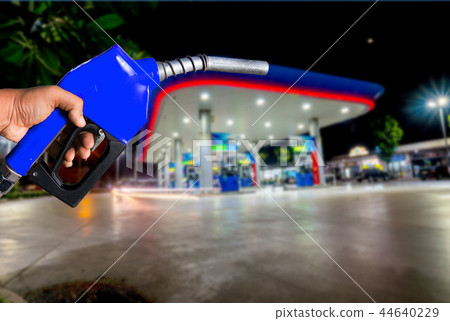 Fuel nozzle handle is used to supply power. Pour t 44640229