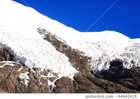 Tibetan landscape travel 44642418