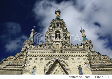 cathedral in russia gold ring / kukoboy beautiful orthodox historical cathedral 44645905