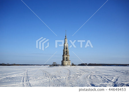 Kalyazin church / panoramic view Orthodox church on the island, russian landscape 44649453